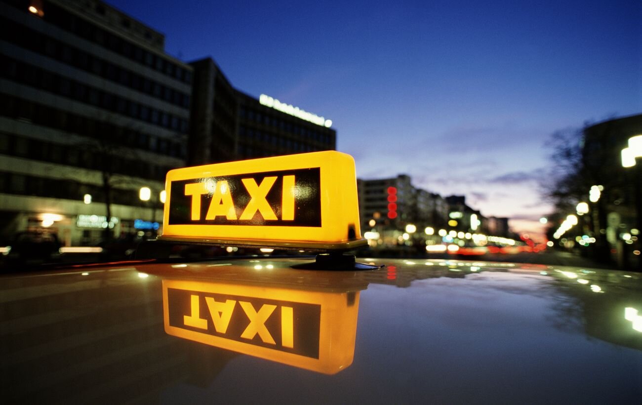 Золоті колеса: у Києві вартість таксі злетіла понад 1300 гривень через транспортний колапс - фото 1