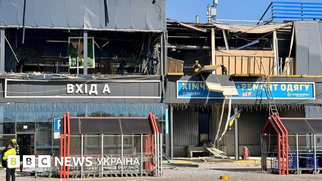 Удар по Харкову: ворожий «Шахед» зніс поверхи у багатоповерхівці, серед десятків потерпілих — діти - фото 1