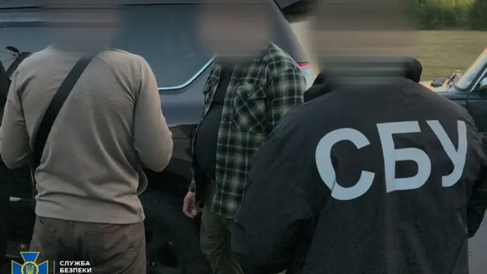 10% за захист техніки ЗСУ: на Черкащині екссуддя вимагав мільйонний «відкат» і погрожував підряднику - фото 1