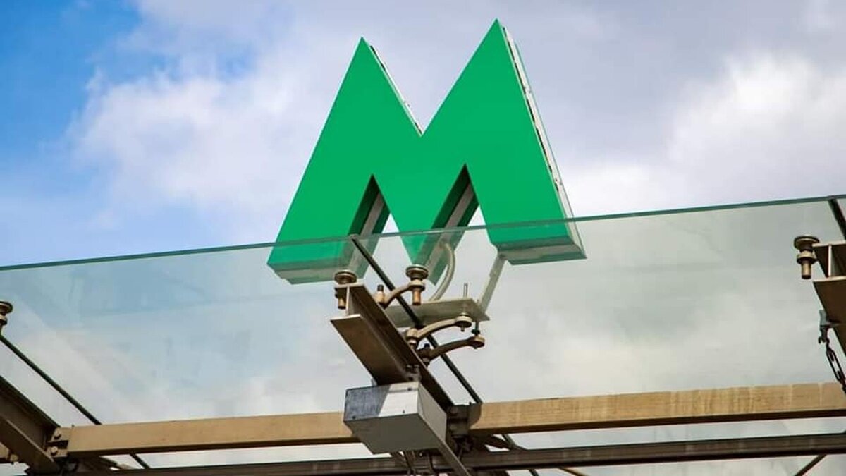 Столичне метро майже ожило: де потяги вже курсують, а куди все ще доведеться їхати автобусом - фото 1