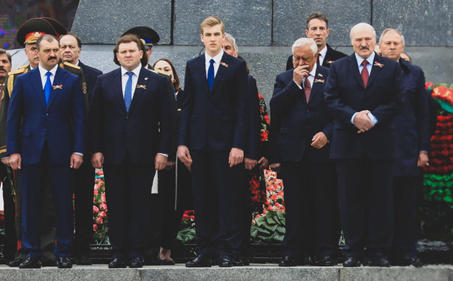 Александр Лукашенко - биография, фото, личная жизнь ...