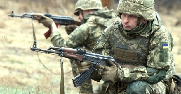 Українські військові на фронті