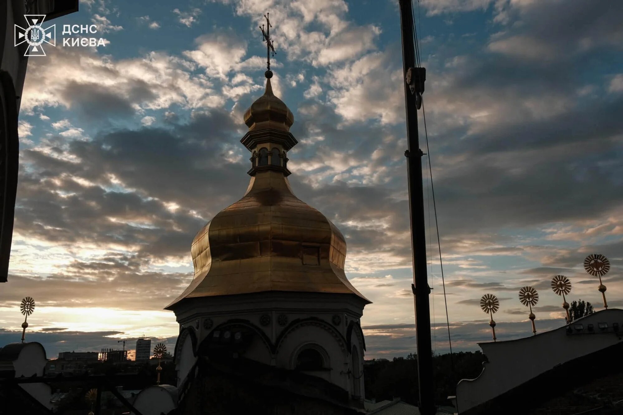 Наслідки російського обстрілу Києво-Печерської лаври