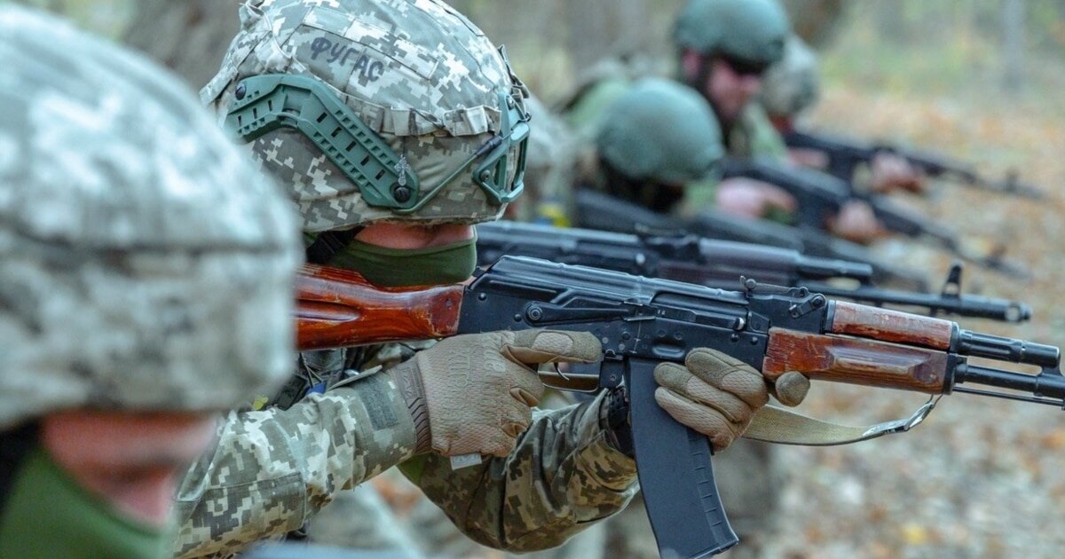 Українські військовослужбовці на позиціях