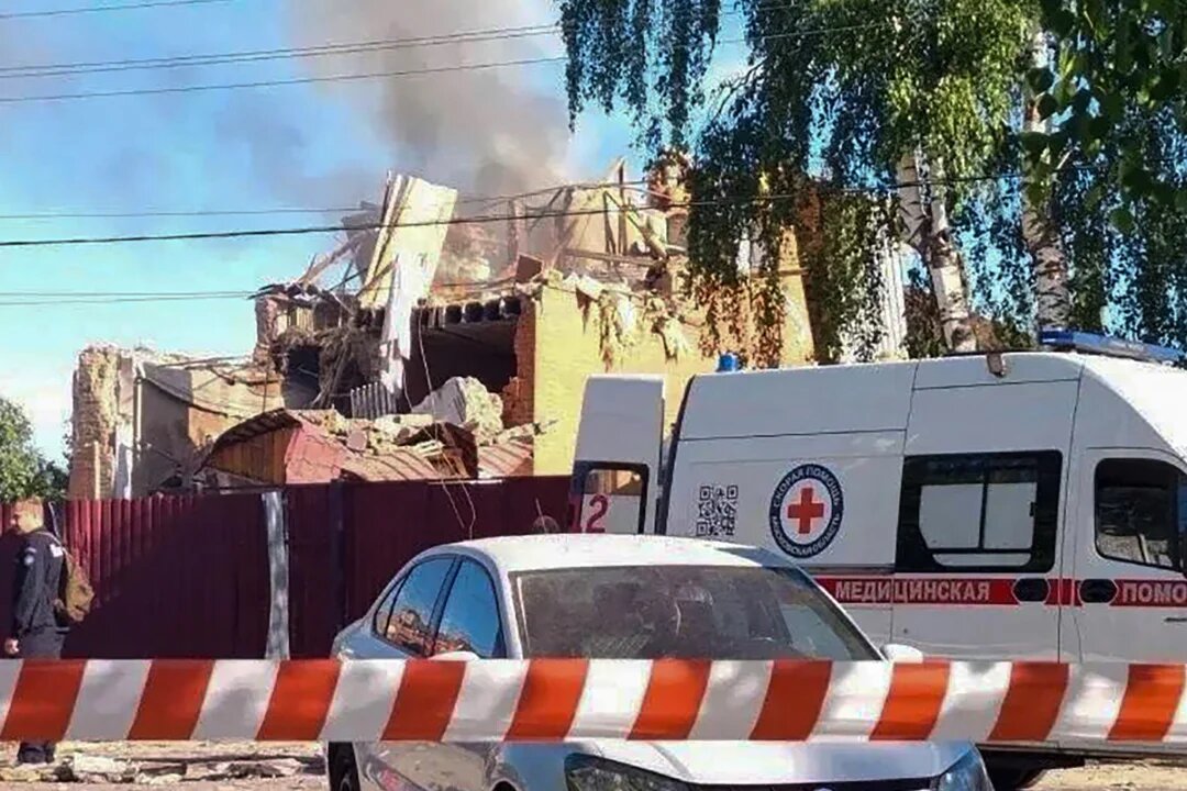 Зруйнований приватний будинок у Московській області після атаки БПЛА