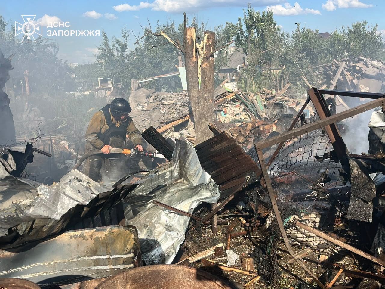 Наслідки російського авіаудару по Запоріжжю