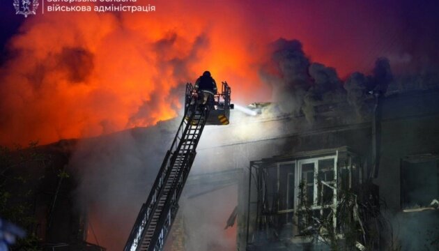 Наслідки ворожого обстрілу Запоріжжя