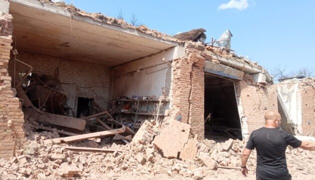 Пошкоджений будинок у Слов’янській громаді після удару ФАБ-500
