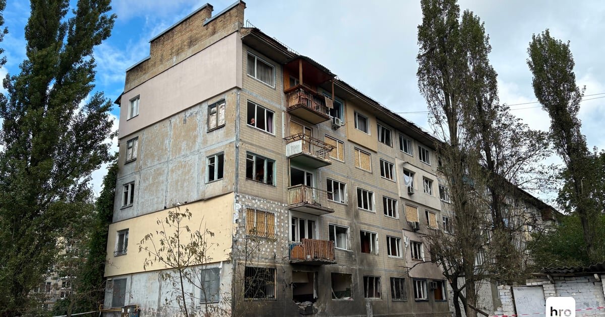 Наслідки російської атаки на житловий будинок у Києві